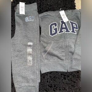 G A P SWEATSUIT
‼️BRAND🆕‼️
7023291877